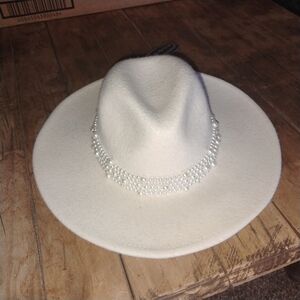 NWT White  Wool Fedora with Pearl Trim – One Size (O/S)